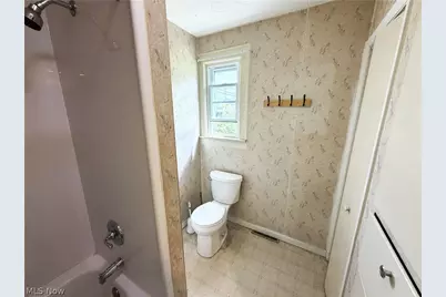 9408 Tallmadge Road, Diamond, OH 44412 - Photo 16