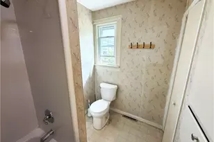 9408 Tallmadge Rd, Diamond, OH 44412 - Photo 16