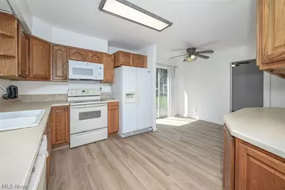 9408 Tallmadge Road, Diamond, OH 44412 - Photo 8