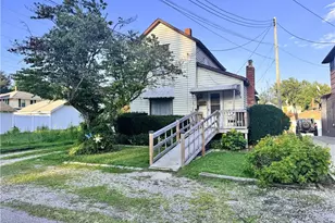 275 21st St NW, Barberton, OH 44203 - Photo 1