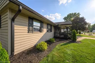 2715 Delaware Cir, Dover, OH 44622 - Photo 2