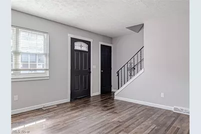 290 Lincoln Street SW, Hartville, OH 44632 - Photo 2
