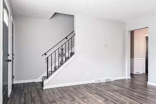 290 Lincoln Street SW, Hartville, OH 44632 - Photo 4