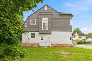1897 E 69th St, Loveland, OH 44103 - Photo 2