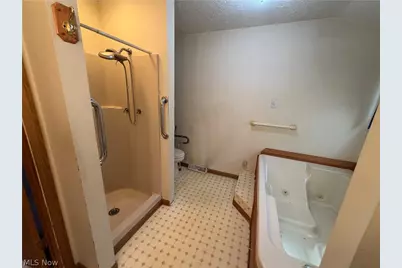 4900 Wiseland Avenue SE, Canton, OH 44707 - Photo 18