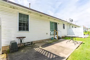315 Abby Ln, Hartville, OH 44632 - Photo 4