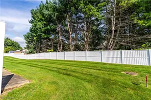 315 Abby Ln, Hartville, OH 44632 - Photo 2
