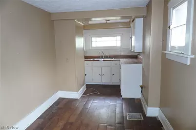 1635 Triplett Boulevard, Akron, OH 44306 - Photo 8