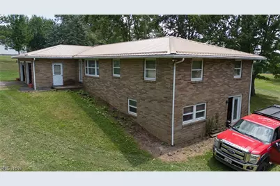4170 Maplelynn Street SW, Canton, OH 44706 - Photo 2