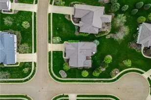 2222 Burberry St NW, North Canton, OH 44720 - Photo 4