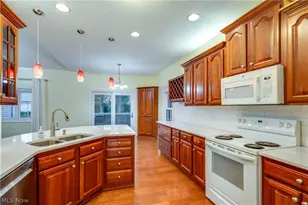 2222 Burberry St NW, North Canton, OH 44720 - Photo 10