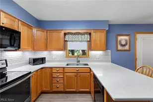 380 Naples Dr, Elyria, OH 44035 - Photo 16