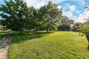 649 Sheffield Rd, Sheffield Lake, OH 44054 - Photo 4