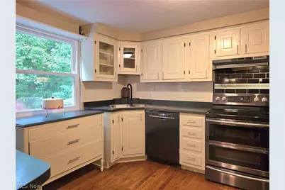 9900 Pebble Beach Cove, Aurora, OH 44202 - Photo 2