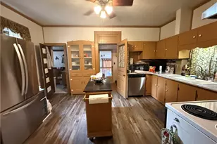 839 Locust St, Coshocton, OH 43812 - Photo 6