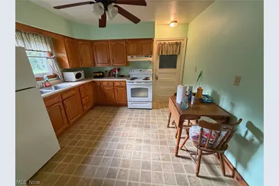 1992 Lisbon Street, East Liverpool, OH 43920 - Photo 10