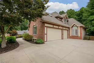 2665 Deer Ridge Run, Cuyahoga Falls, OH 44223 - Photo 4