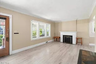 1078 Oakland Ave, Akron, OH 44310 - Photo 6