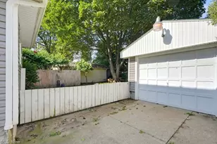 1078 Oakland Ave, Akron, OH 44310 - Photo 4
