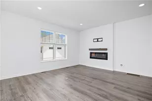 2059 W 34th Pl, Loveland, OH 44113 - Photo 6