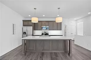 2059 W 34th Pl, Loveland, OH 44113 - Photo 4