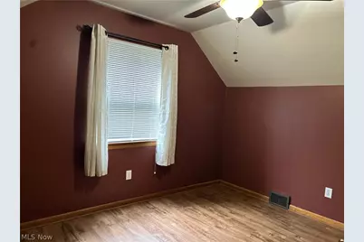 925 Oxford Boulevard, Steubenville, OH 43952 - Photo 10