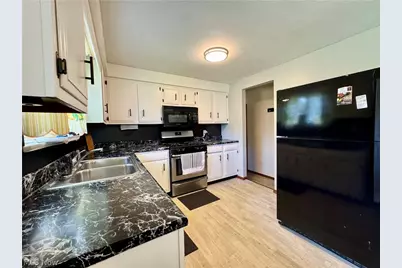 360 Trump Avenue NE, East Canton, OH 44730 - Photo 8