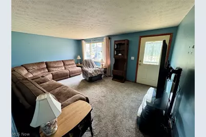 360 Trump Avenue NE, East Canton, OH 44730 - Photo 4