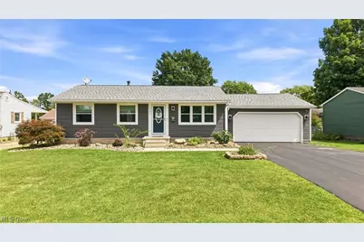723 Dresden Drive, Hubbard, OH 44425 - Photo 1