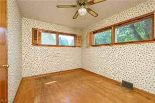 189 36th St SW, Barberton, OH 44203 - Photo 22