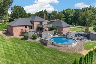 4448 Merlin Dr, Green, OH 44685 - Photo 4