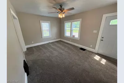 784 Rosamond Avenue, Akron, OH 44307 - Photo 6