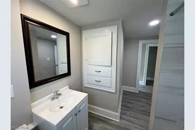 784 Rosamond Avenue, Akron, OH 44307 - Photo 10