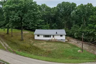 5300 Greenridge Rd, New Philadelphia, OH 44663 - Photo 4