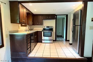35930 Highland Dr, Eastlake, OH 44095 - Photo 14