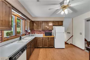 3666 Sleepy Hollow Rd, Brunswick Hills, OH 44212 - Photo 12