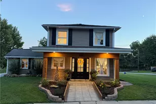 211 E Wood St, Shreve, OH 44676 - Photo 2