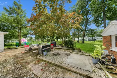 222 E Howard Street, Willard, OH 44890 - Photo 10