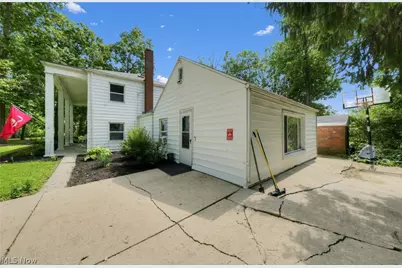 222 E Howard Street, Willard, OH 44890 - Photo 8