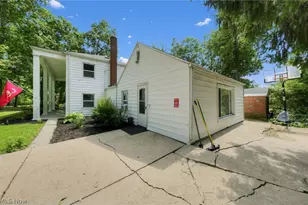 222 E Howard St, Willard, OH 44890 - Photo 8