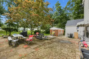 222 E Howard St, Willard, OH 44890 - Photo 2