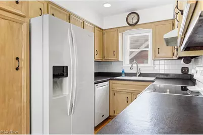 1392 Indianola Avenue, Akron, OH 44305 - Photo 10
