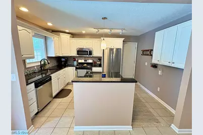 873 W Shore Boulevard, Sheffield Lake, OH 44054 - Photo 10