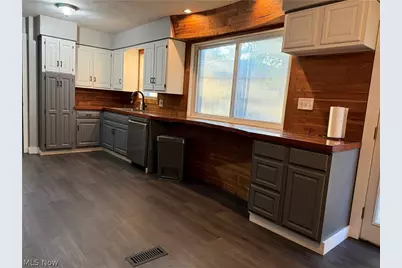 1647 Fairfax Road, Akron, OH 44313 - Photo 2