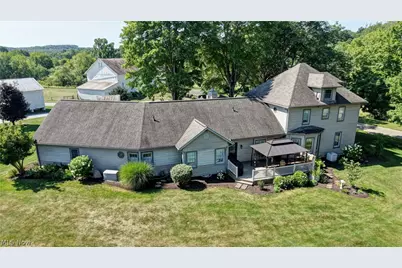 10557 Soehnlen Road NW, Beach City, OH 44608 - Photo 2