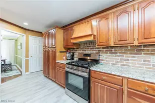 2012 21st St, Cuyahoga Falls, OH 44223 - Photo 4