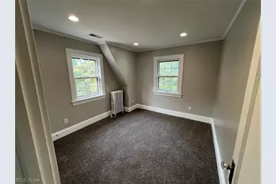 453 Dorchester Road, Akron, OH 44320 - Photo 2
