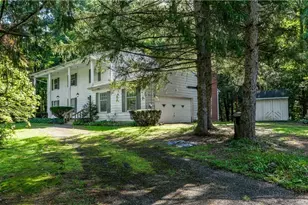 1091 Nina Ln, Akron, OH 44333 - Photo 2