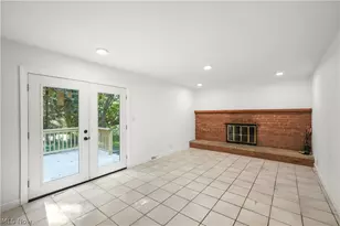 1091 Nina Ln, Akron, OH 44333 - Photo 6