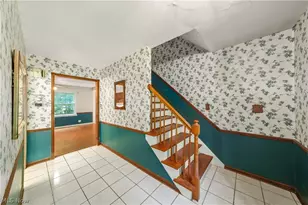 1091 Nina Ln, Akron, OH 44333 - Photo 4